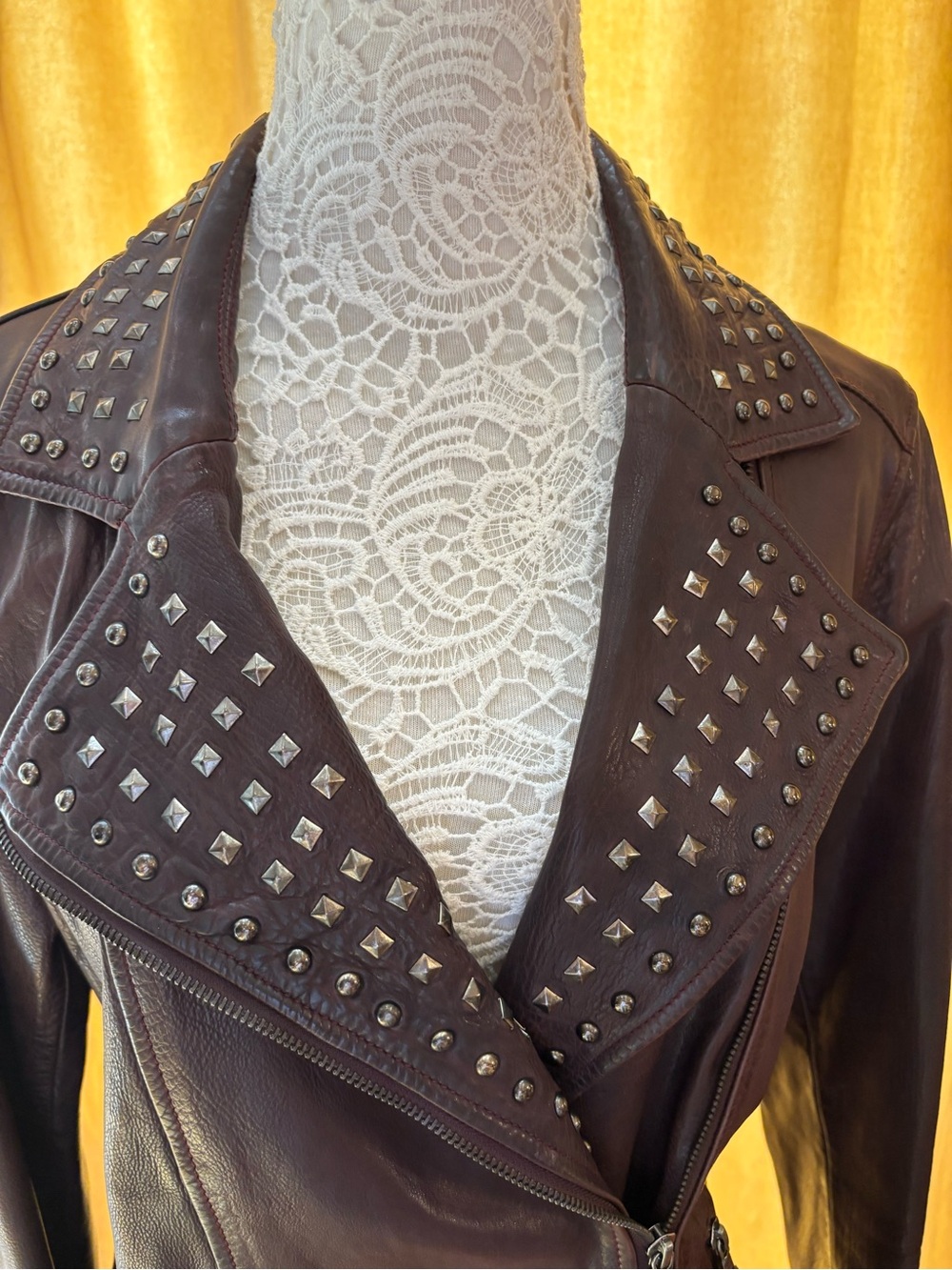 Brown leather London Wrap jacket with studs and western details - Picture 3 of 7